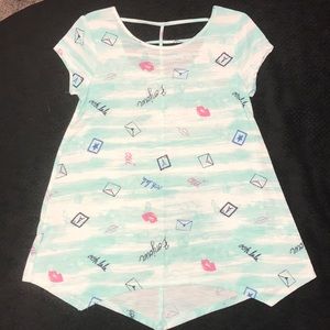 French print uneven cut cap sleeve shirt